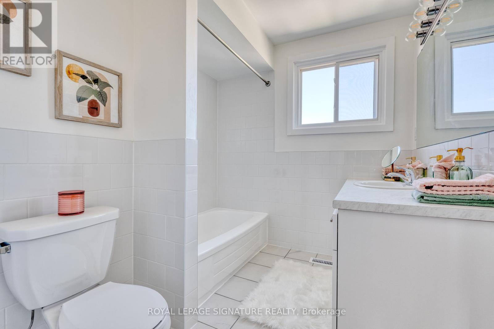 Unit 26 - 20 Anna Capri Drive, Hamilton, Ontario  L8W 1M6 - Photo 20 - X12427516