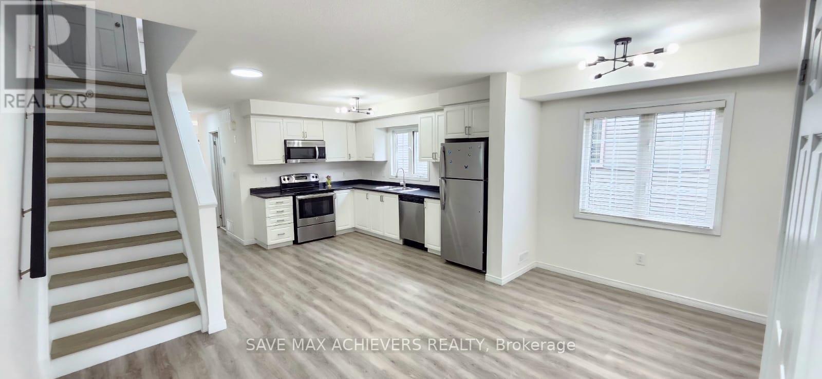 39 - 3200 Singleton Avenue, London South (South W), Ontario  N6L 0C7 - Photo 3 - X12427527