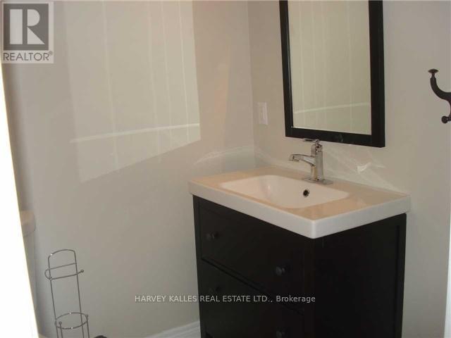 Lower - 8 Salmond Court, Hamilton, Ontario  L8T 2J7 - Photo 7 - X12427533