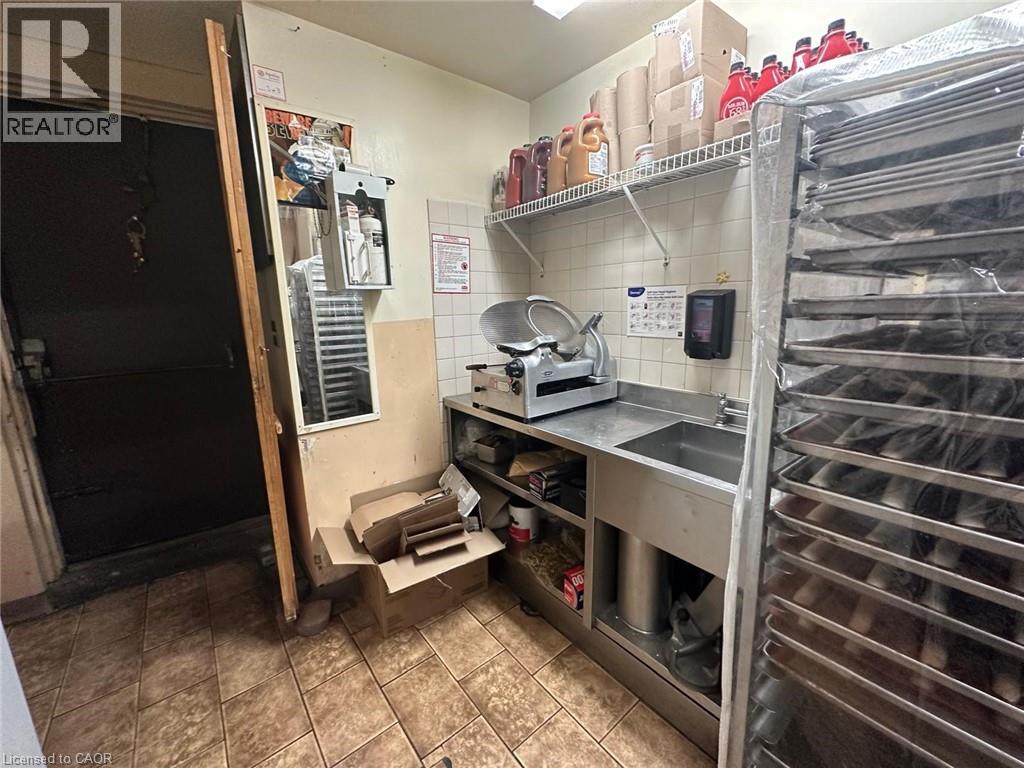 478 King Street E Unit# 1, Hamilton, Ontario  L8N 1C8 - Photo 9 - 40773805