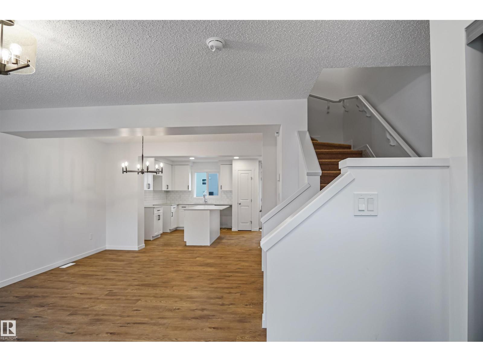 463 Aster Dr Nw, Edmonton, Alberta  T6T 2N8 - Photo 4 - E4459544