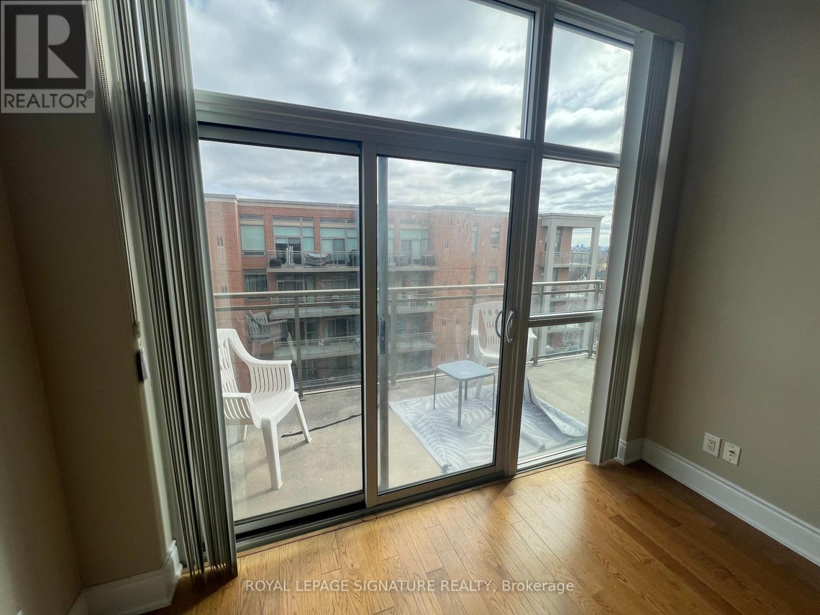 606 - 281 Woodbridge Avenue N, Vaughan, Ontario  L4L 0C6 - Photo 8 - N12410934