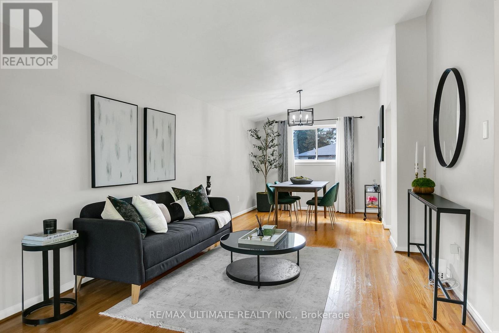 134 Verobeach Boulevard, Toronto, Ontario  M9M 1R1 - Photo 10 - W12425968
