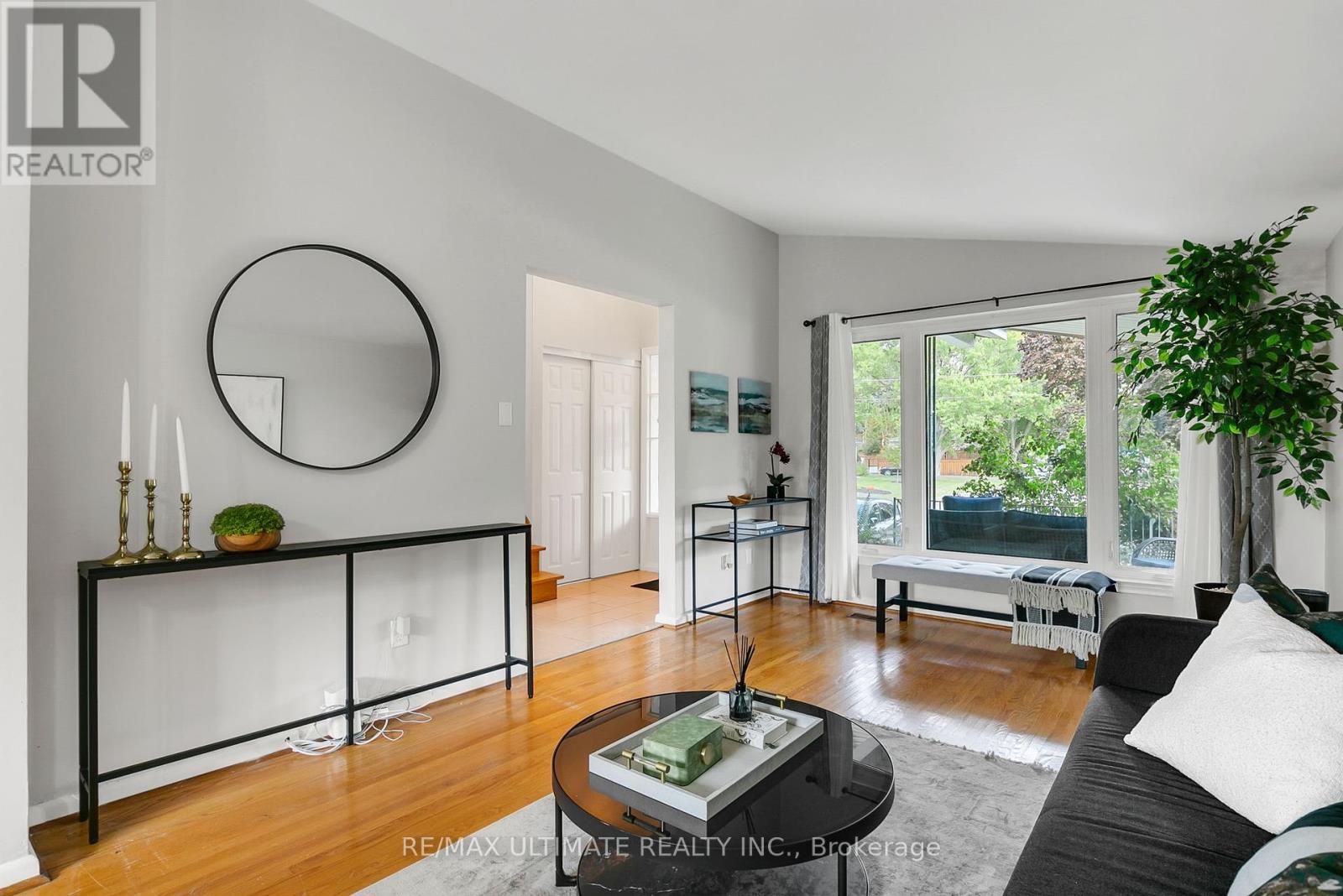 134 Verobeach Boulevard, Toronto, Ontario  M9M 1R1 - Photo 12 - W12425968