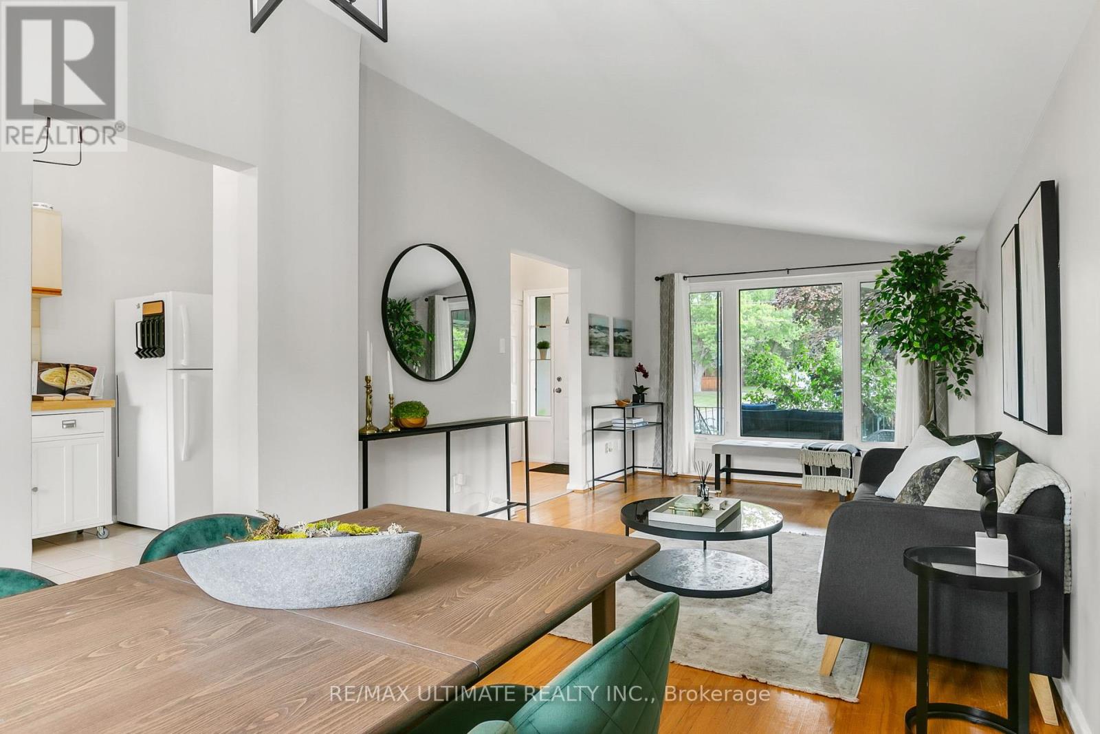 134 Verobeach Boulevard, Toronto, Ontario  M9M 1R1 - Photo 17 - W12425968