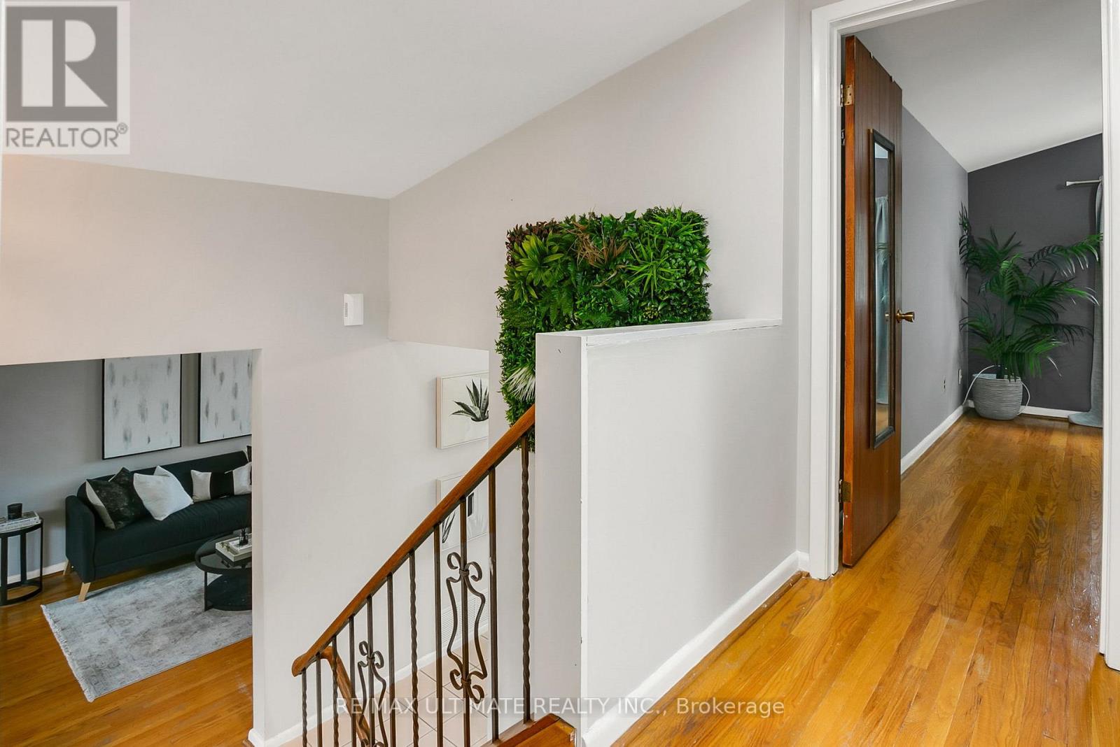 134 Verobeach Boulevard, Toronto, Ontario  M9M 1R1 - Photo 22 - W12425968