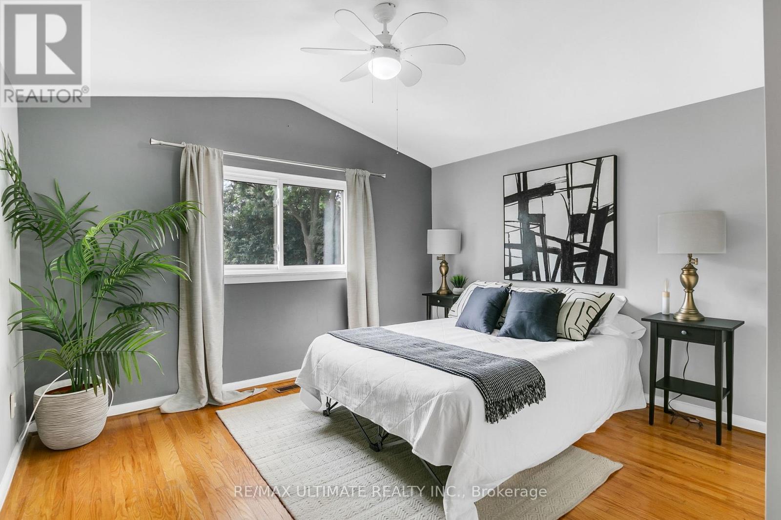 134 Verobeach Boulevard, Toronto, Ontario  M9M 1R1 - Photo 23 - W12425968