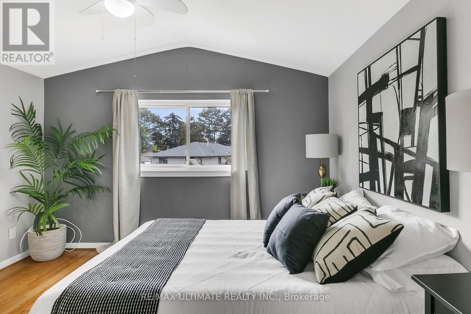 134 Verobeach Boulevard, Toronto, Ontario  M9M 1R1 - Photo 25 - W12425968