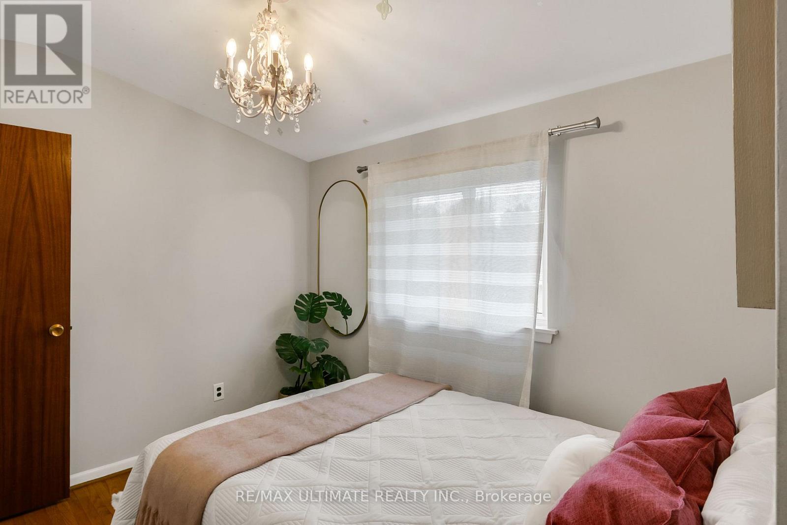 134 Verobeach Boulevard, Toronto, Ontario  M9M 1R1 - Photo 30 - W12425968