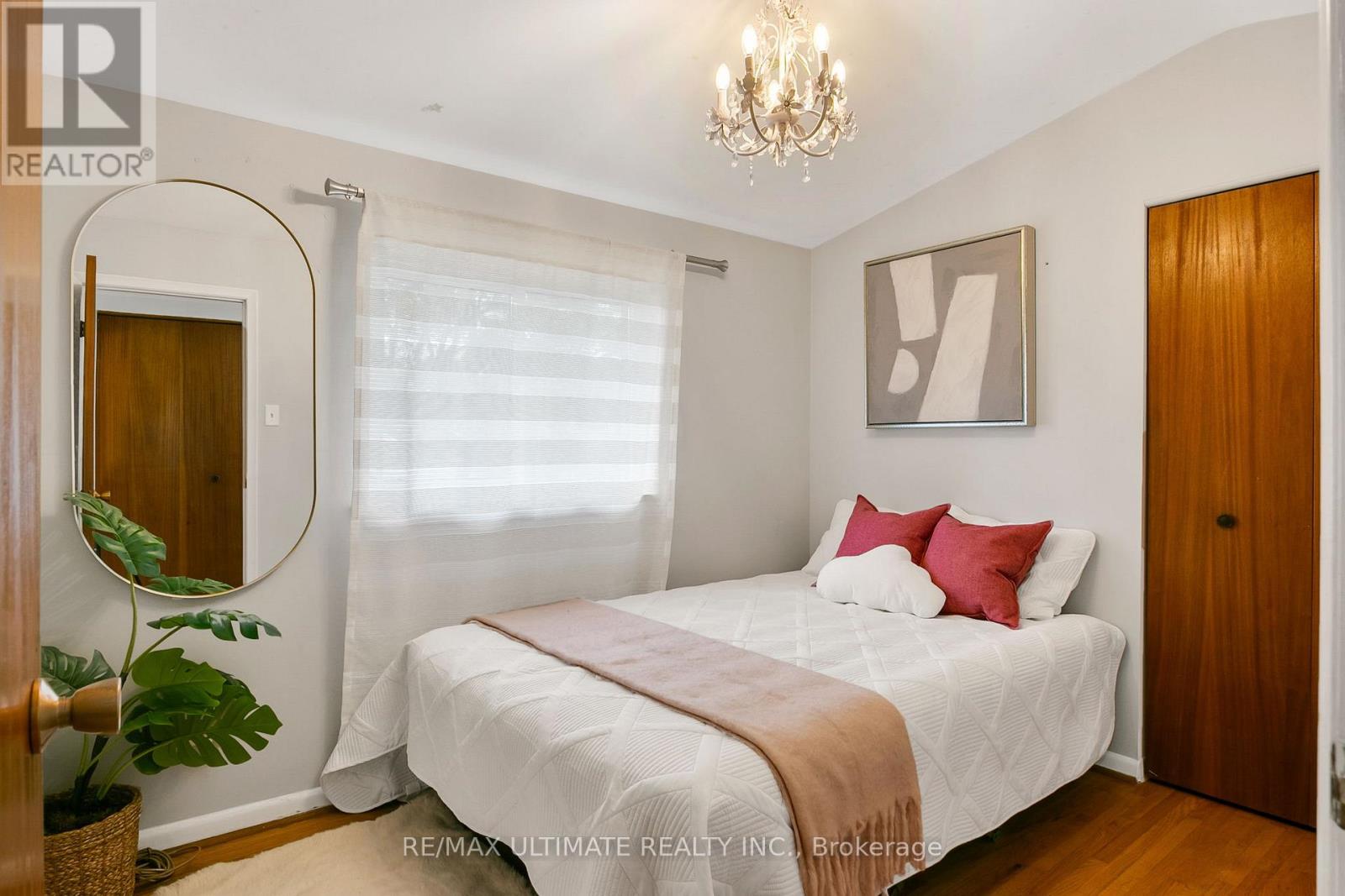 134 Verobeach Boulevard, Toronto, Ontario  M9M 1R1 - Photo 29 - W12425968