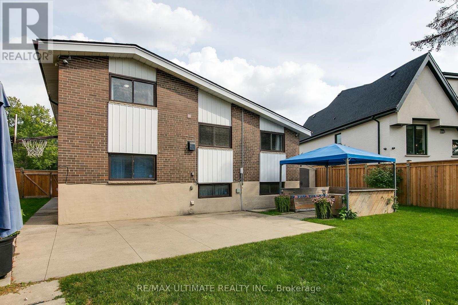 134 Verobeach Boulevard, Toronto, Ontario  M9M 1R1 - Photo 42 - W12425968