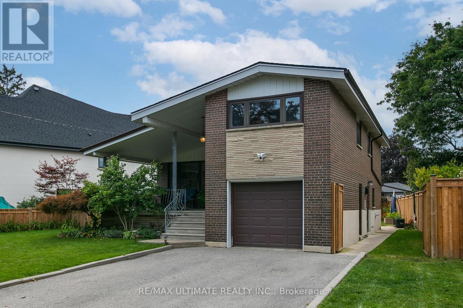 134 Verobeach Boulevard, Toronto, Ontario  M9M 1R1 - Photo 5 - W12425968