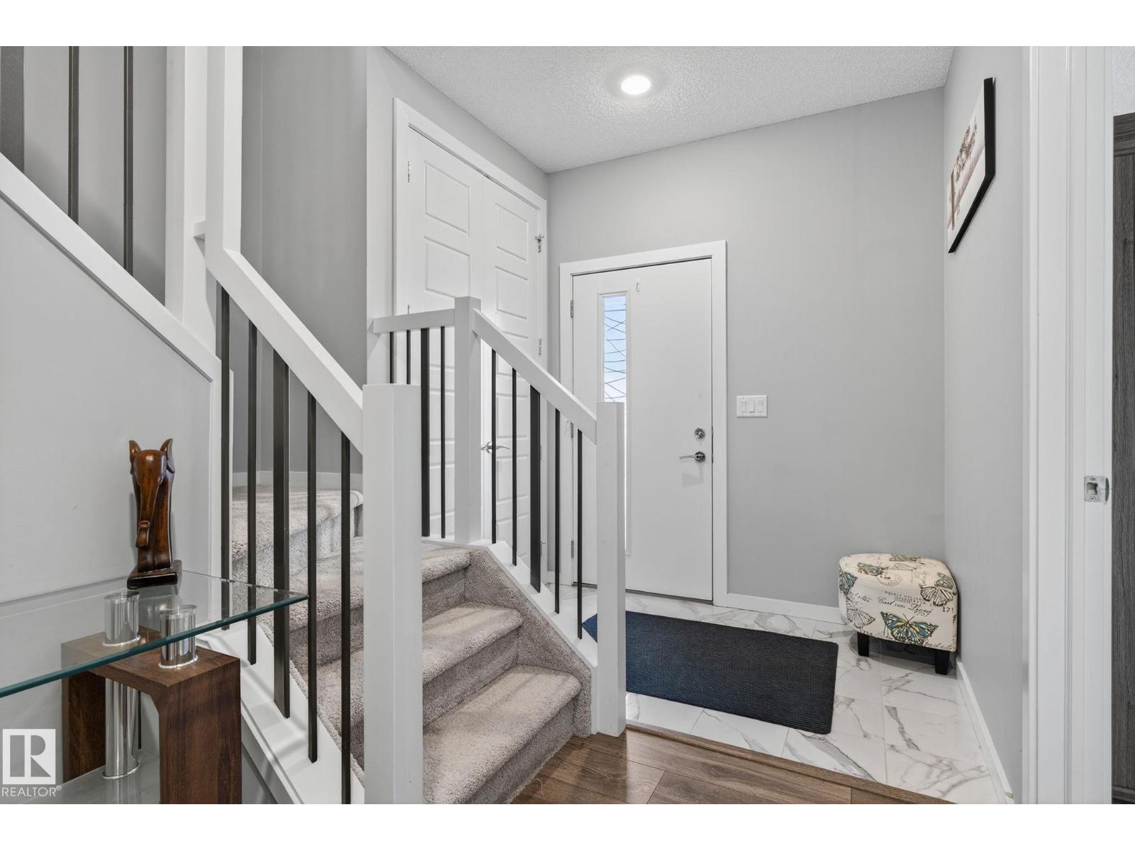 1825 25a St Nw, Edmonton, Alberta  T6T 2H7 - Photo 2 - E4459548