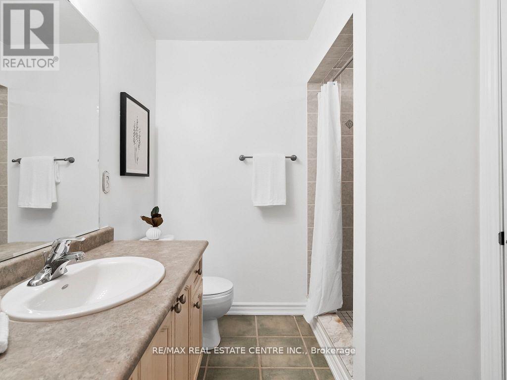 27 Martell Gate, Aurora, Ontario  L4G 0B9 - Photo 21 - N12427581