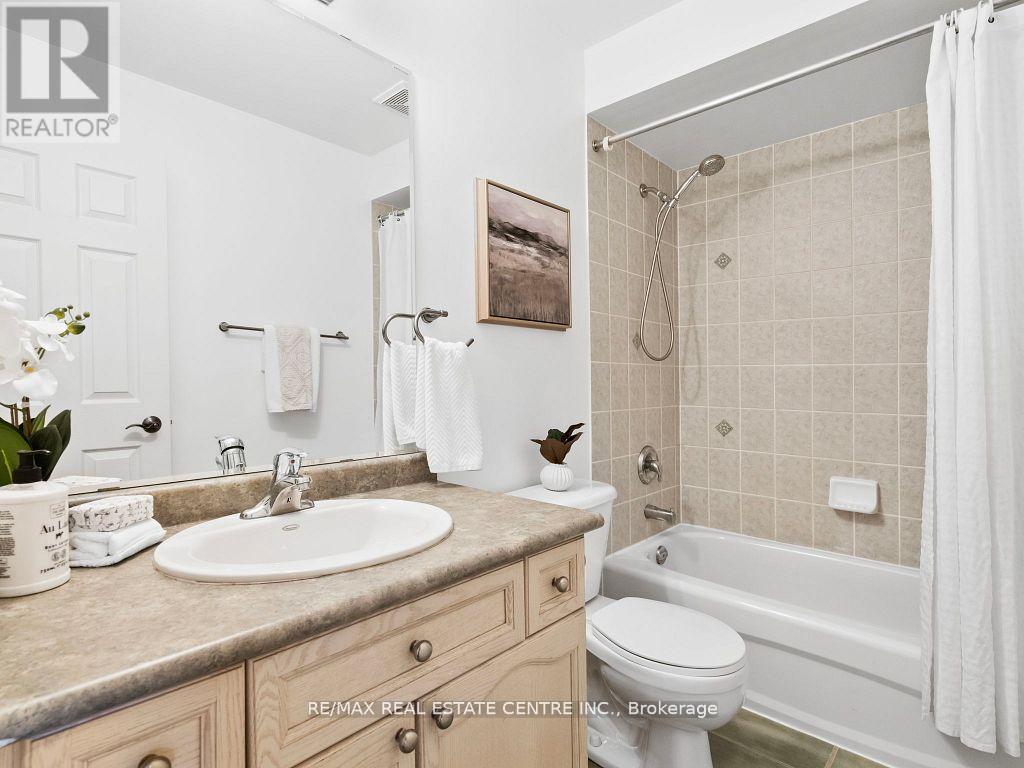 27 Martell Gate, Aurora, Ontario  L4G 0B9 - Photo 23 - N12427581