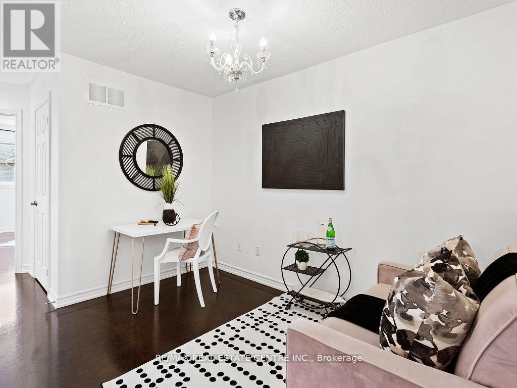 27 Martell Gate, Aurora, Ontario  L4G 0B9 - Photo 24 - N12427581