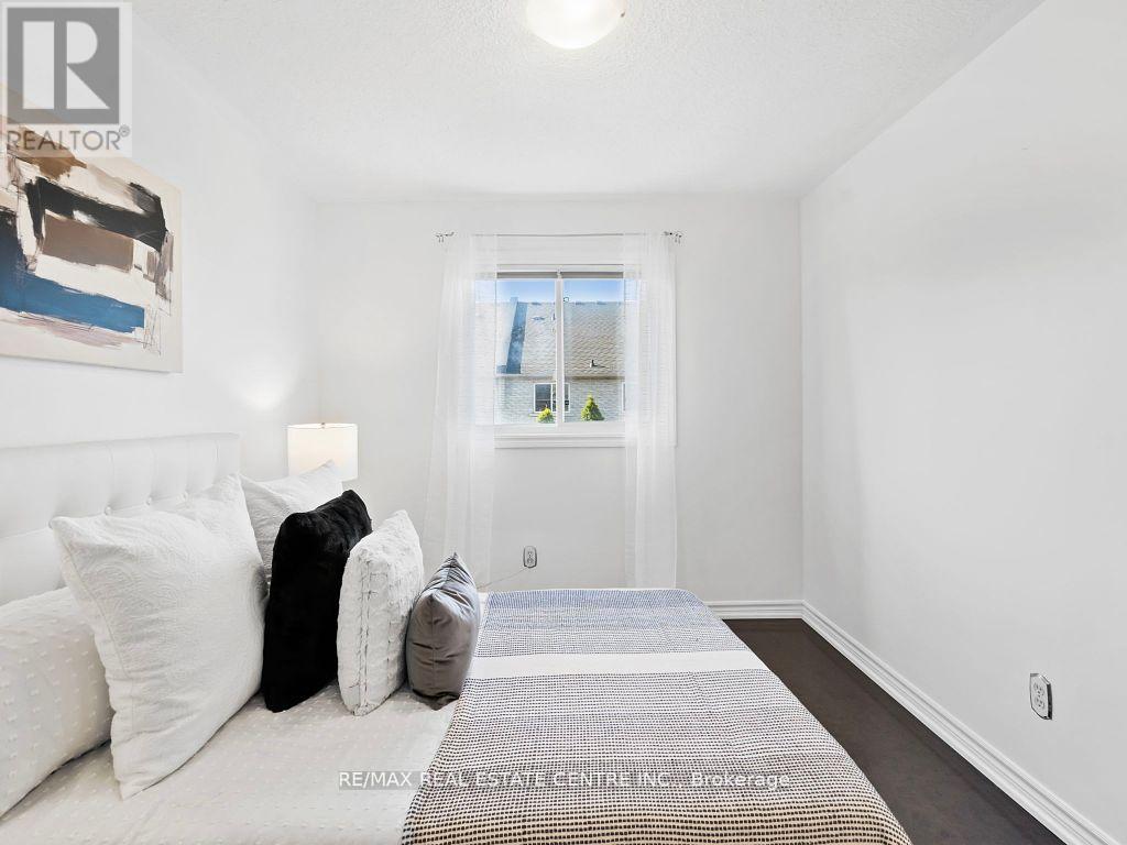 27 Martell Gate, Aurora, Ontario  L4G 0B9 - Photo 27 - N12427581