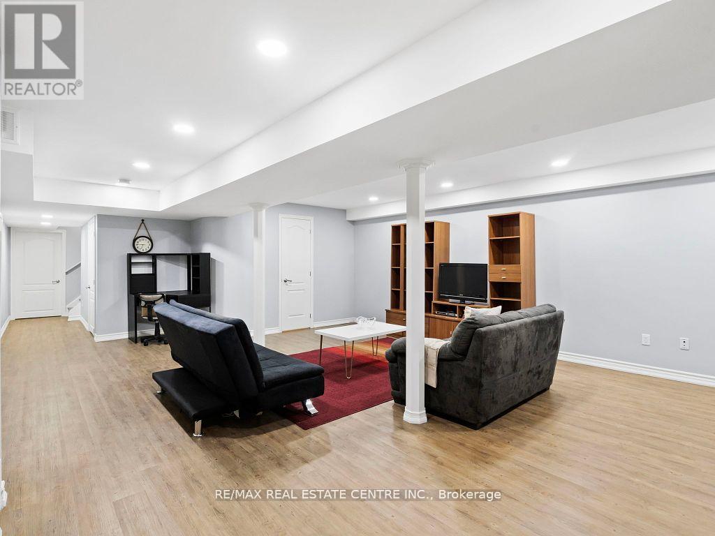 27 Martell Gate, Aurora, Ontario  L4G 0B9 - Photo 37 - N12427581