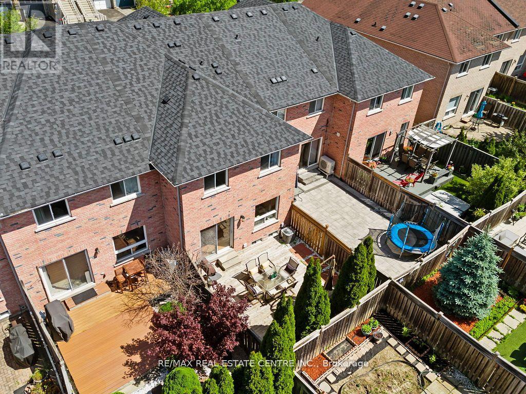 27 Martell Gate, Aurora, Ontario  L4G 0B9 - Photo 44 - N12427581