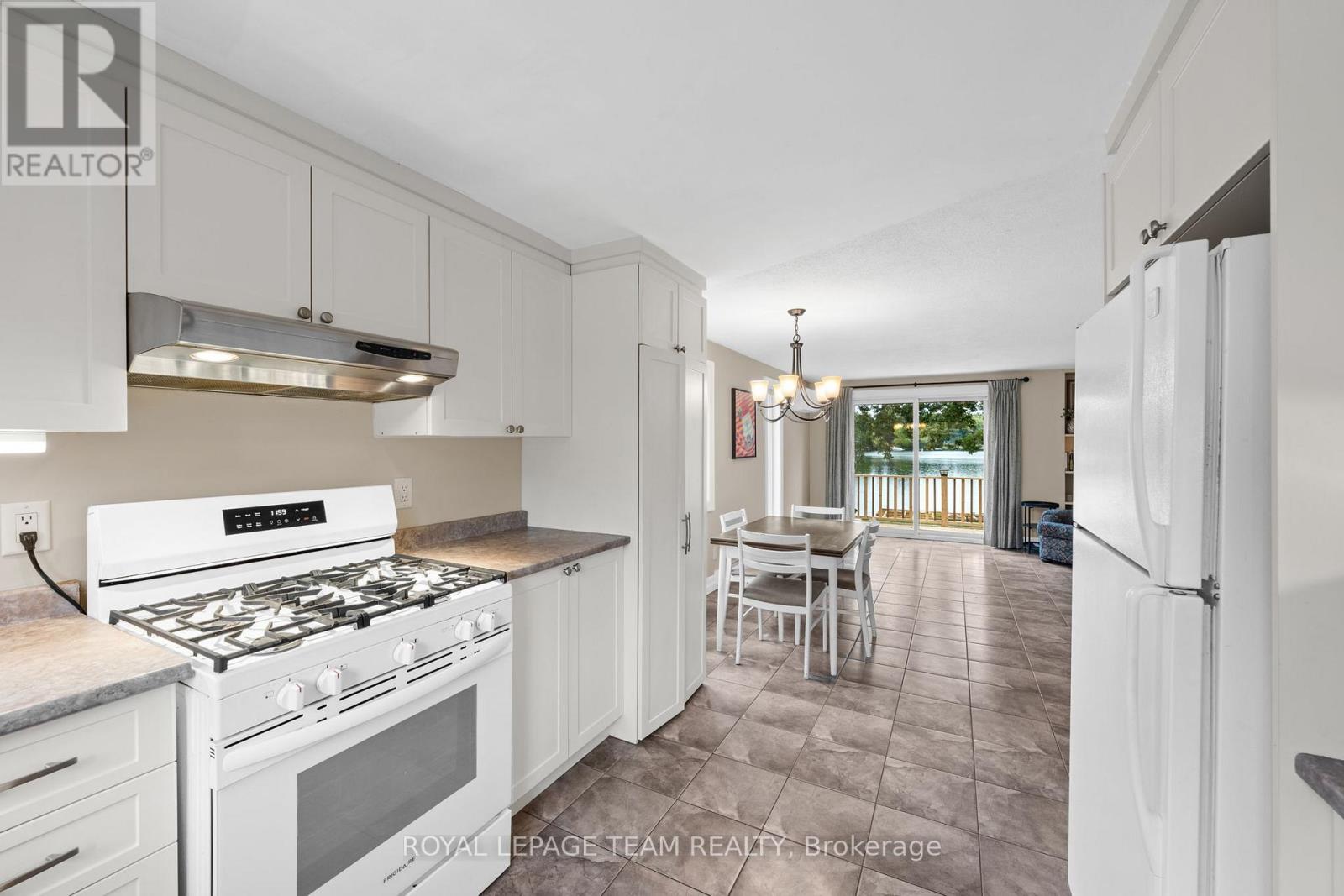 1119 Firefly Lane, Ottawa, Ontario  K4M 0T6 - Photo 18 - X12424536