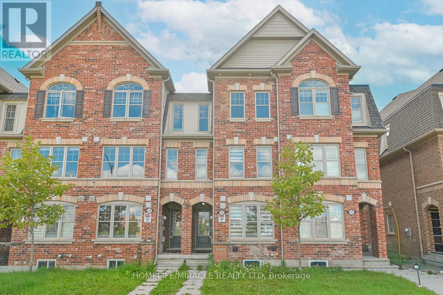 35 FINEGAN CIRCLE, Brampton, Ontario