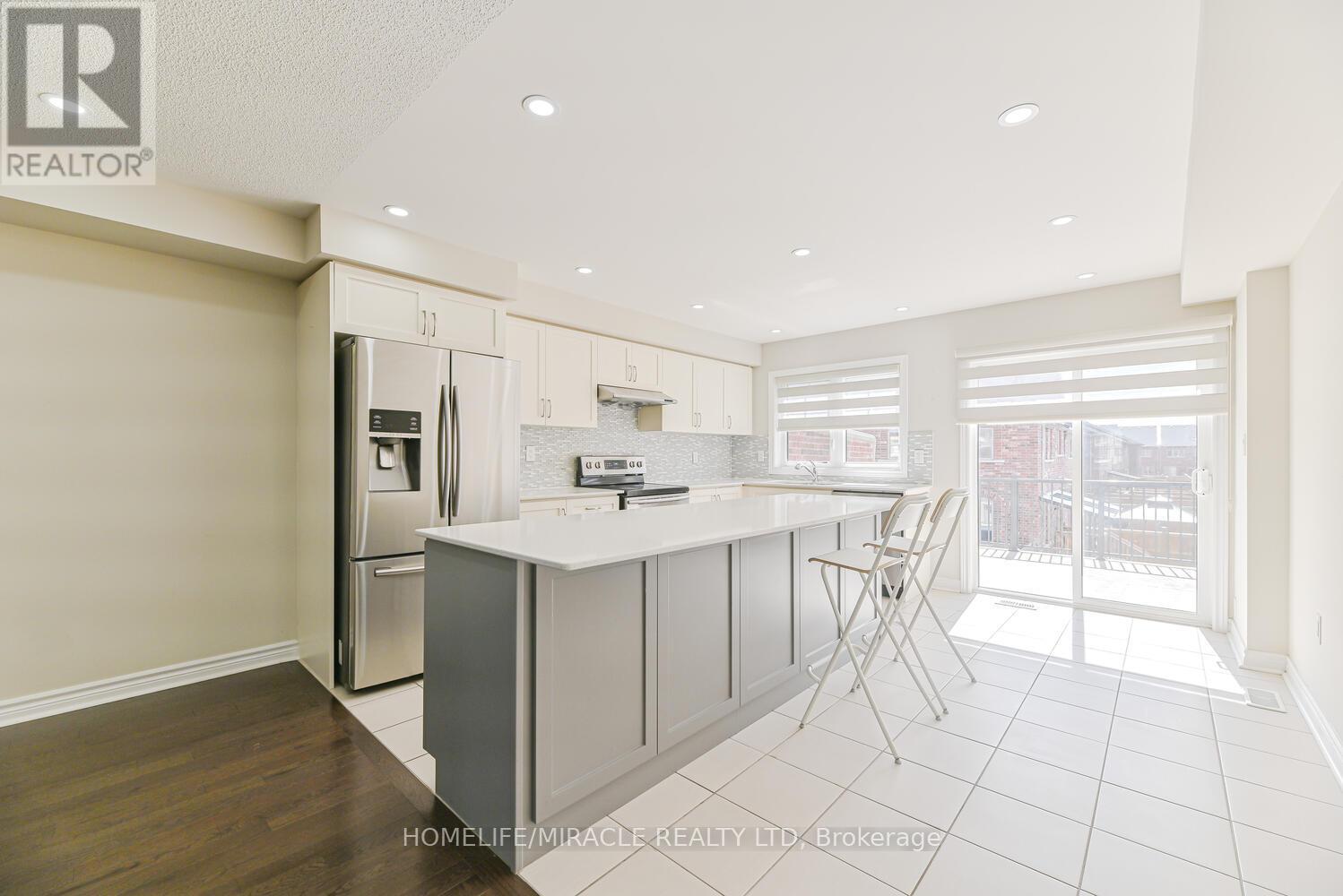 35 Finegan Circle, Brampton, Ontario  L7A 4Z7 - Photo 21 - W12427569