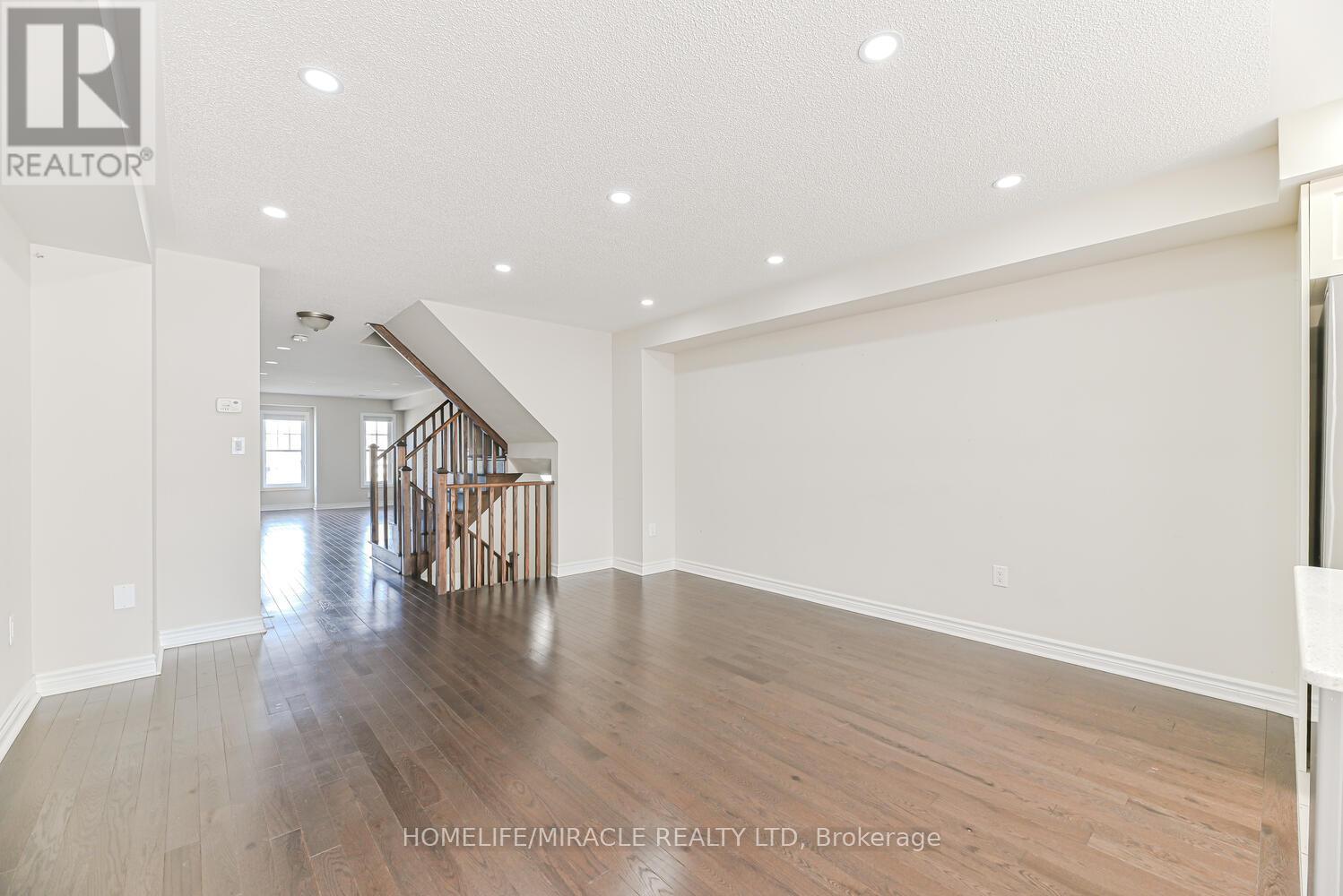 35 Finegan Circle, Brampton, Ontario  L7A 4Z7 - Photo 25 - W12427569