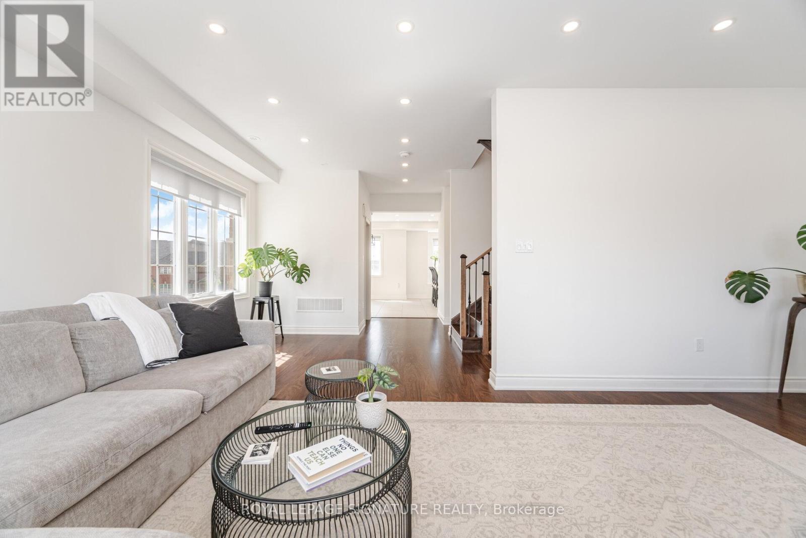 99 Burke Street, Hamilton, Ontario  L8B 0T8 - Photo 9 - X12394076
