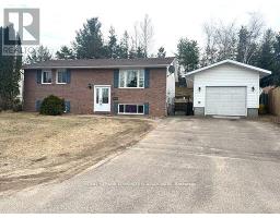 35 LAROCHE CRESCENT, Petawawa, Ontario