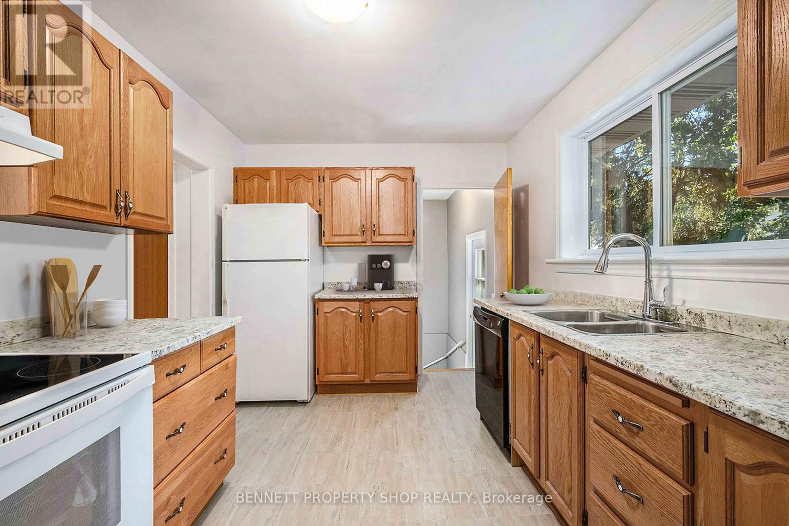 668 Chapman Boulevard, Ottawa, Ontario  K1G 1T6 - Photo 5 - X12427626