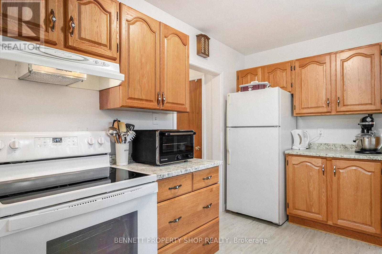 668 Chapman Boulevard, Ottawa, Ontario  K1G 1T6 - Photo 6 - X12427626