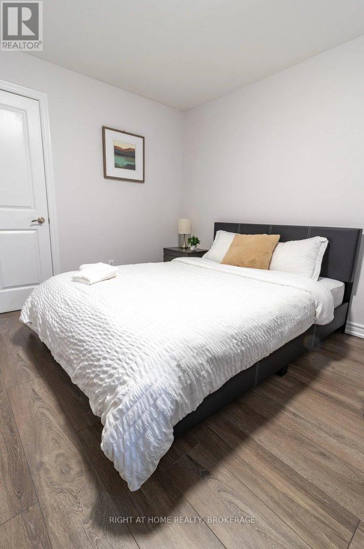 UPPER - 60 ROSS STREET, St. Thomas, Ontario