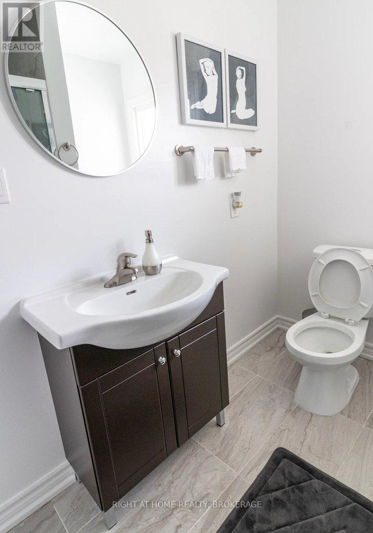 Upper - 60 Ross Street, St. Thomas, Ontario  N5R 3X7 - Photo 19 - X12427589