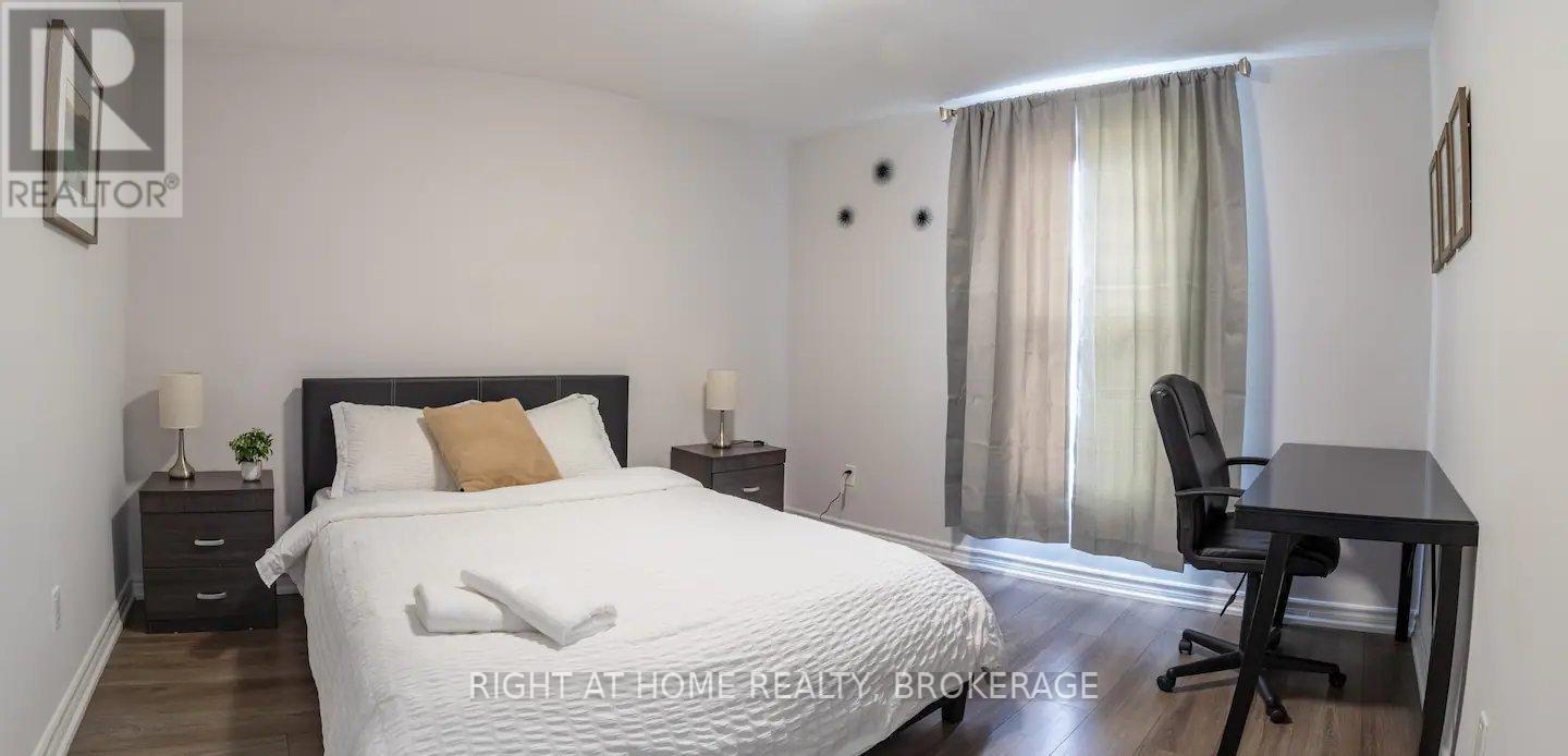 Upper - 60 Ross Street, St. Thomas, Ontario  N5R 3X7 - Photo 3 - X12427589