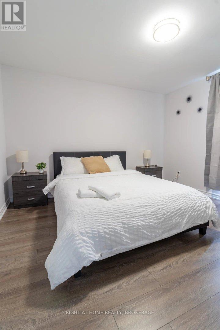 Upper - 60 Ross Street, St. Thomas, Ontario  N5R 3X7 - Photo 6 - X12427589
