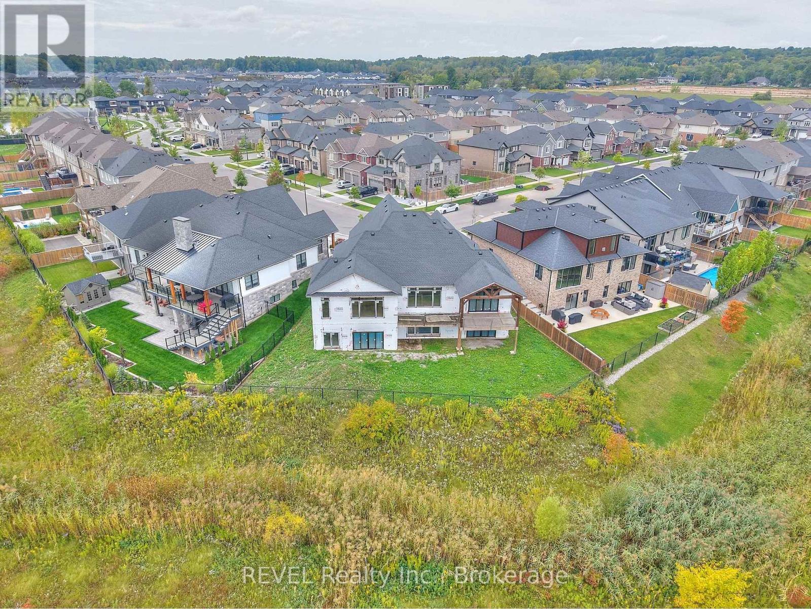 62 Bergenstein Crescent, Pelham, Ontario  L2B 5N5 - Photo 10 - X12427607