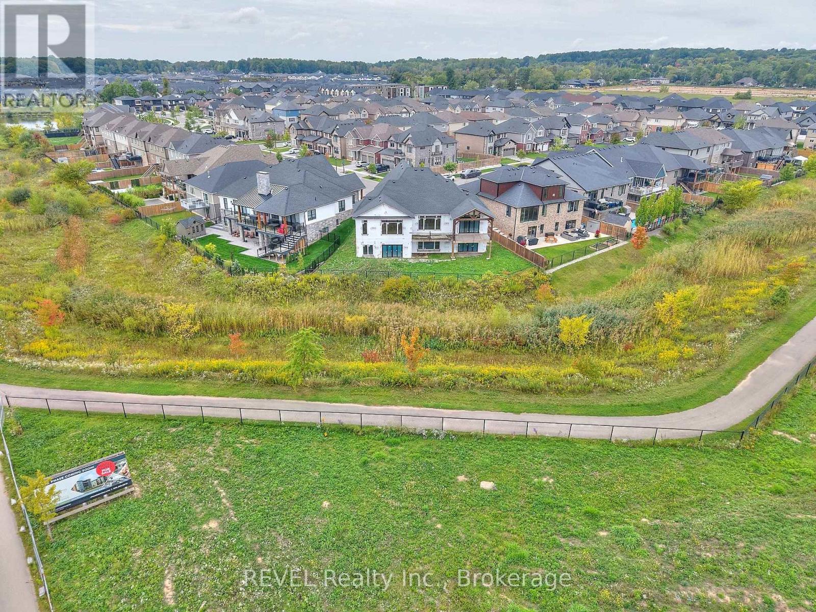 62 Bergenstein Crescent, Pelham, Ontario  L2B 5N5 - Photo 11 - X12427607