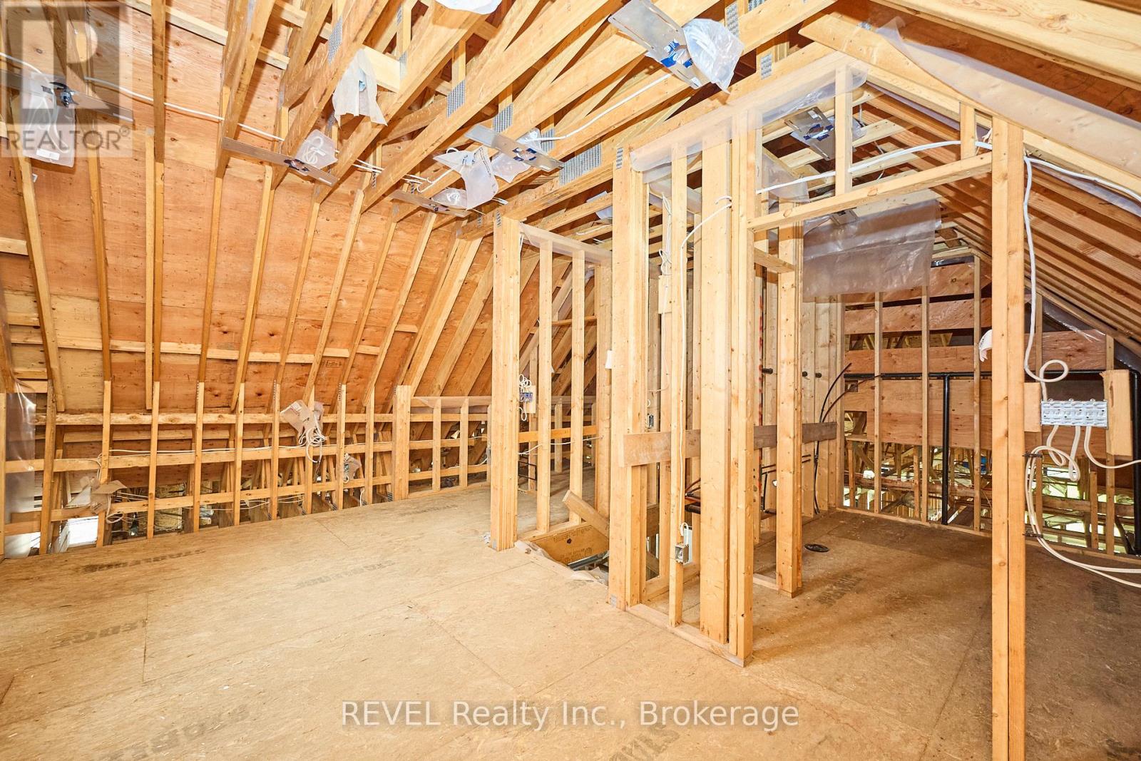 62 Bergenstein Crescent, Pelham, Ontario  L2B 5N5 - Photo 30 - X12427607