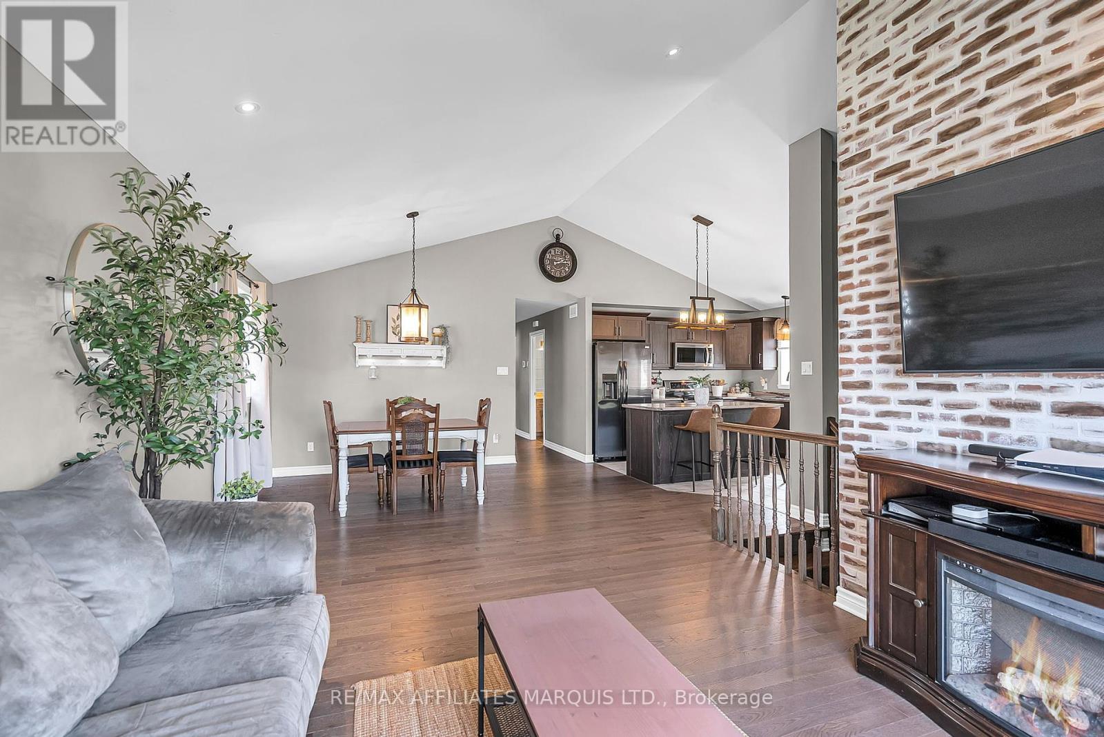 46 Mercier Avenue, Cornwall, Ontario  K6K 0B8 - Photo 13 - X12405773