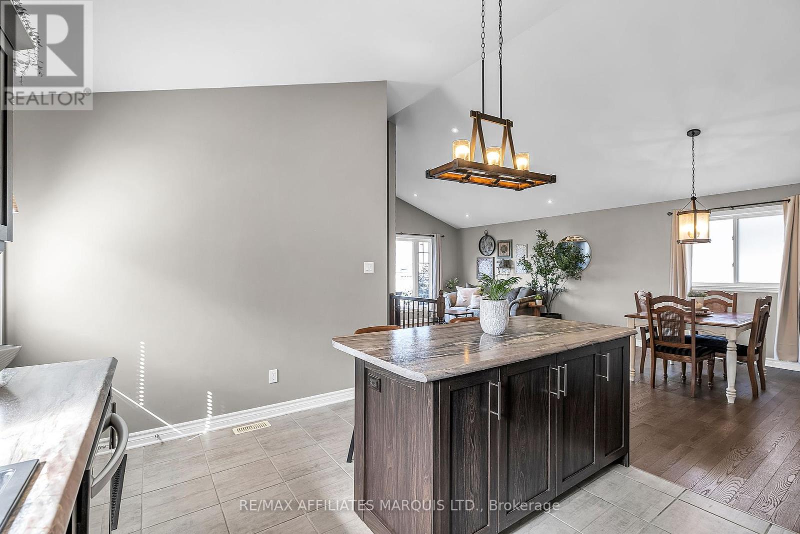 46 Mercier Avenue, Cornwall, Ontario  K6K 0B8 - Photo 15 - X12405773