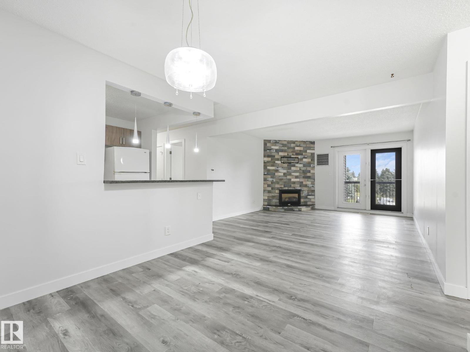 #303 10528 29 Av Nw, Edmonton, Alberta  T6J 4J2 - Photo 2 - E4449009