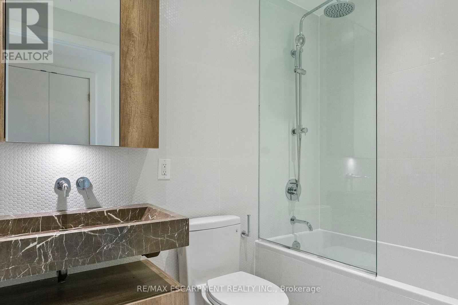 2113 - 11 Yorkville Avenue, Toronto, Ontario  M4W 1L2 - Photo 23 - C12427628