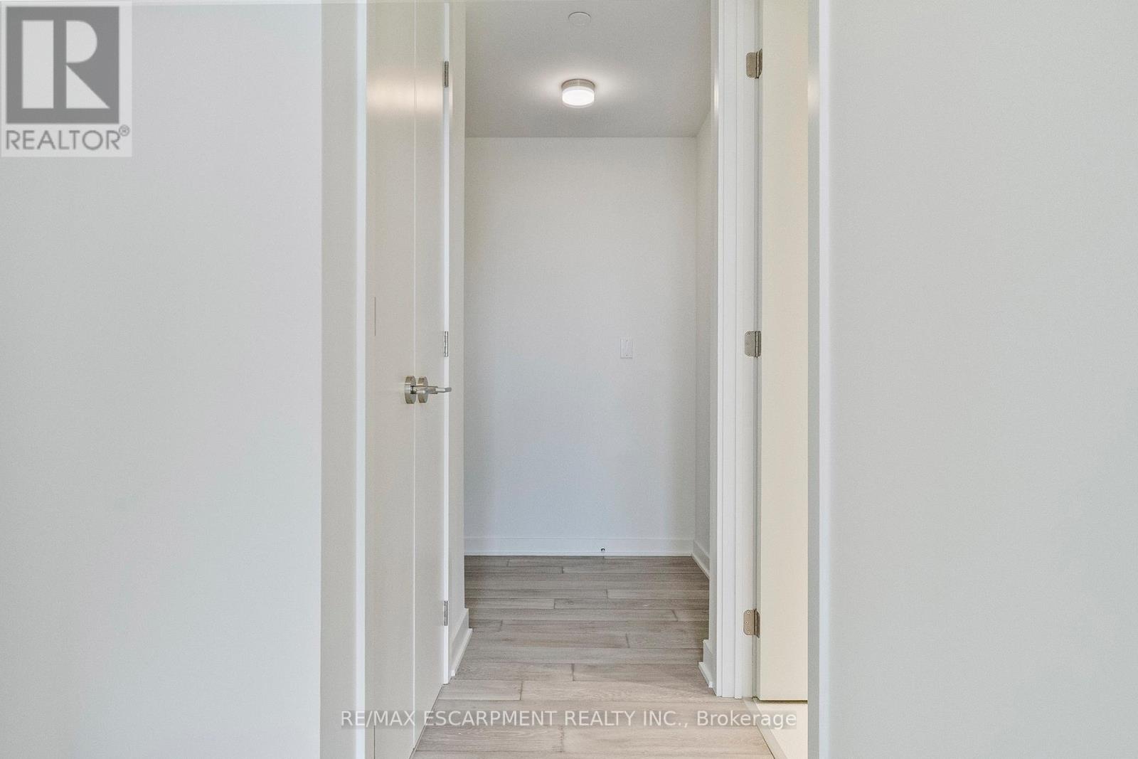 2113 - 11 Yorkville Avenue, Toronto, Ontario  M4W 1L2 - Photo 6 - C12427628