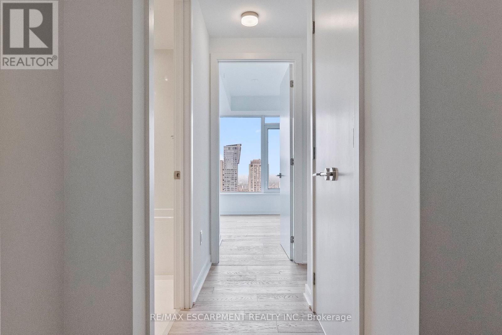 2113 - 11 Yorkville Avenue, Toronto, Ontario  M4W 1L2 - Photo 7 - C12427628