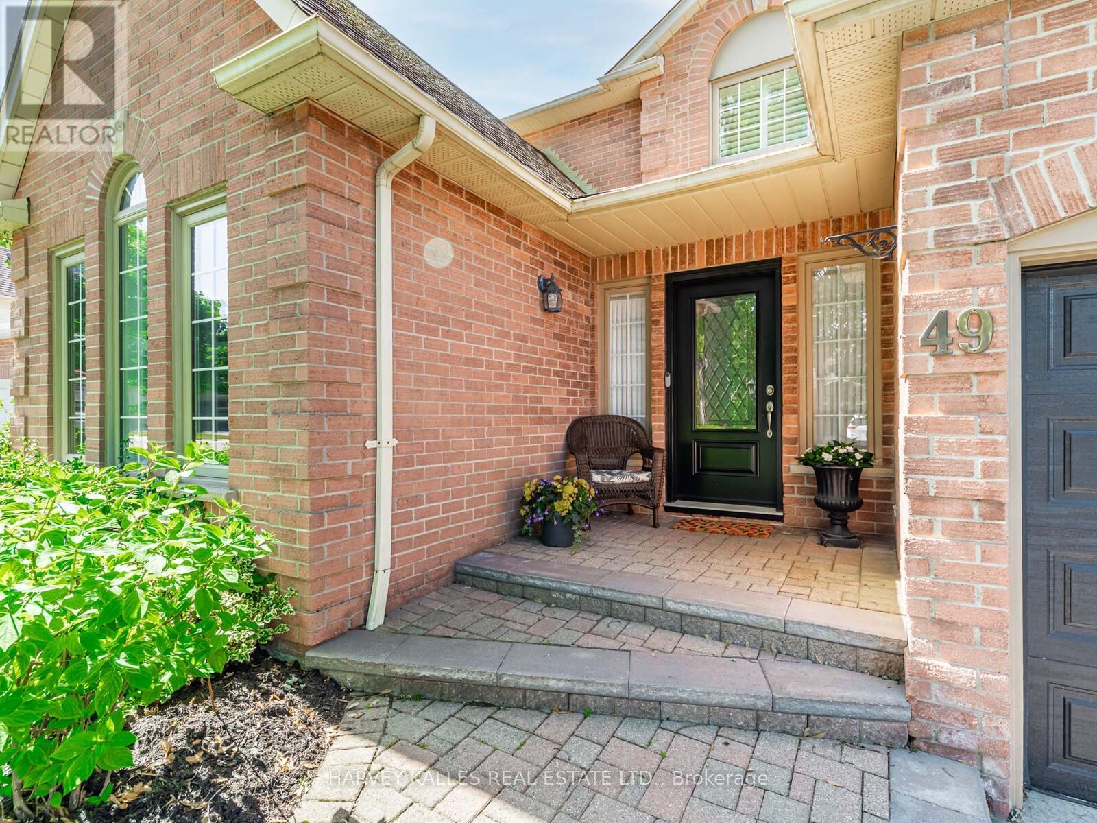 49 Rothean Drive, Whitby, Ontario  L1P 1L5 - Photo 2 - E12427593