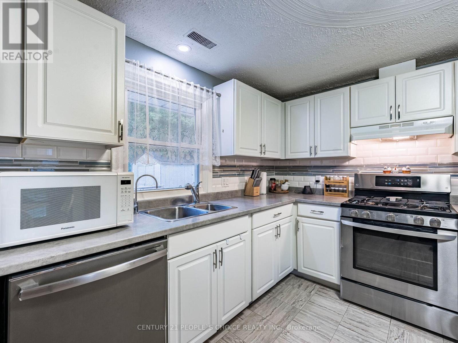 120 Queen Street, Essa, Ontario  L0M 1B0 - Photo 13 - N12427629