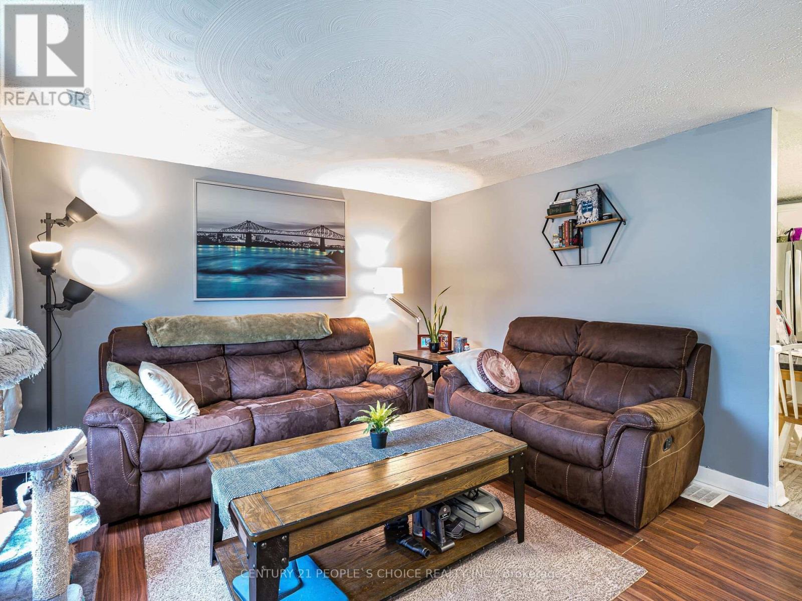 120 Queen Street, Essa, Ontario  L0M 1B0 - Photo 4 - N12427629