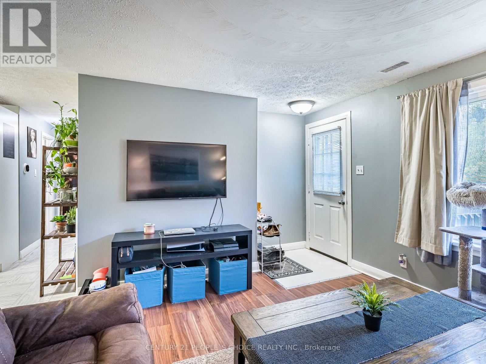 120 Queen Street, Essa, Ontario  L0M 1B0 - Photo 7 - N12427629