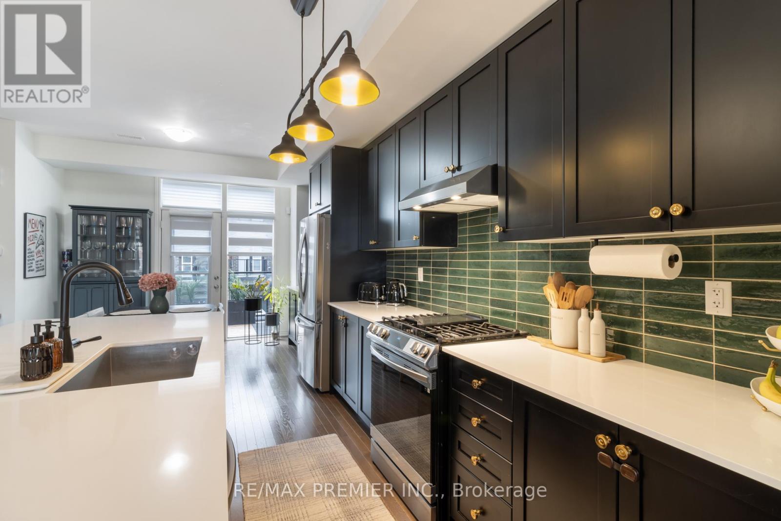 28 Holyrood Crescent, Vaughan, Ontario  L4H 5G2 - Photo 15 - N12427636
