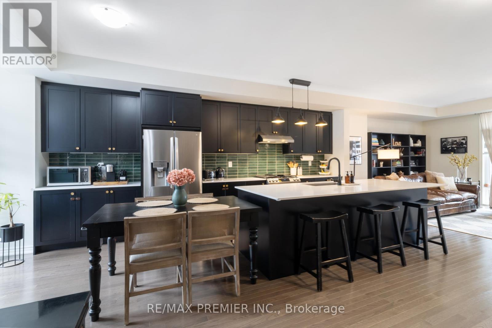 28 Holyrood Crescent, Vaughan, Ontario  L4H 5G2 - Photo 9 - N12427636